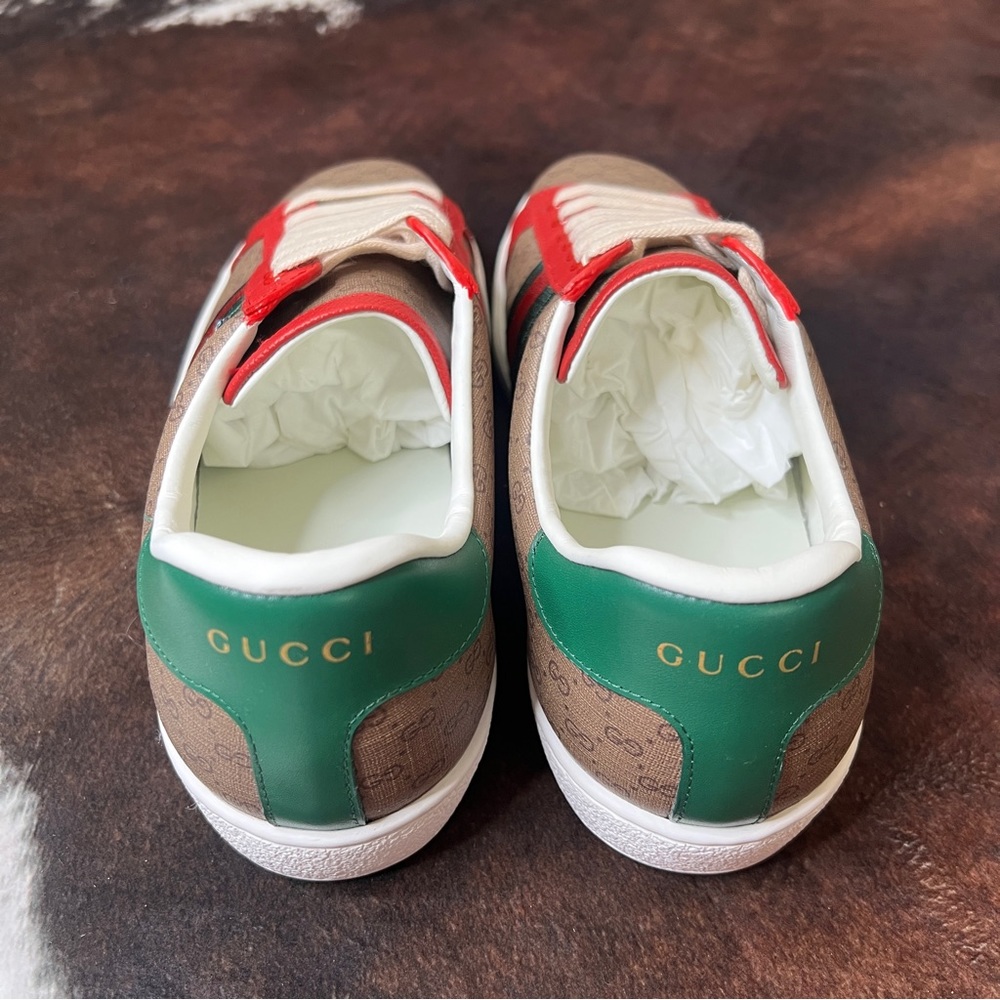 Gucci x Doraemon Sneakers - Picture 4 of 9
